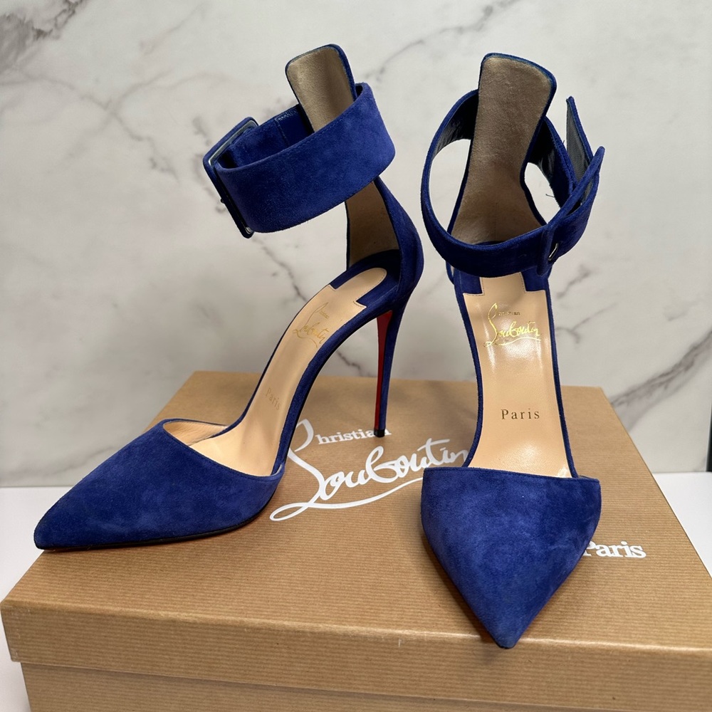 Christian Louboutin Pump in China Blue Suede Size 38.5